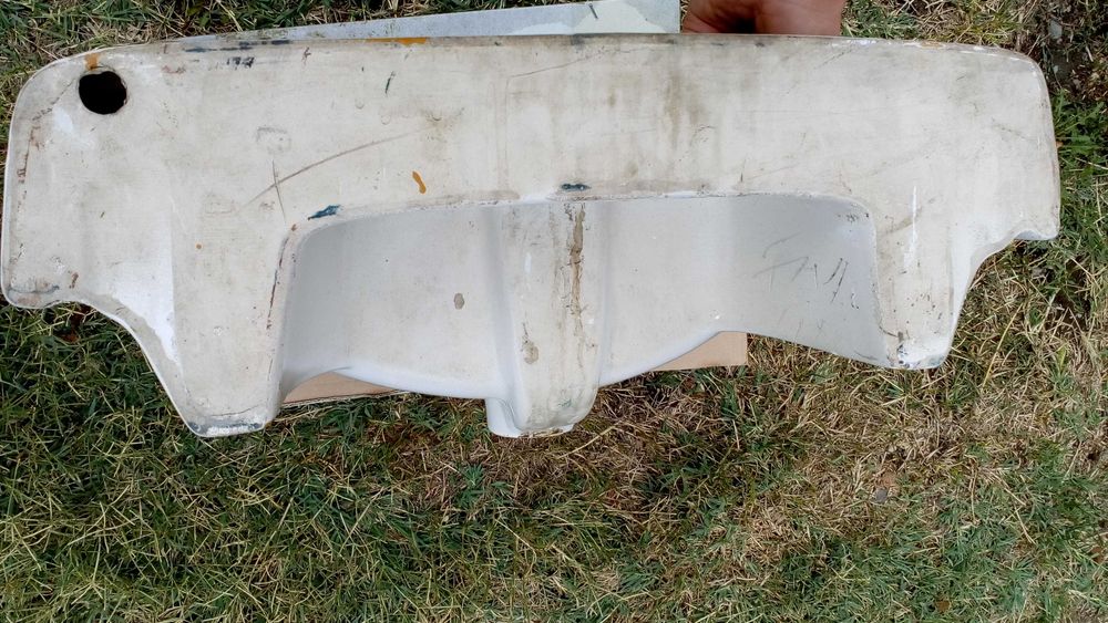 chiuvetă folosită, lavoar ceramic nou