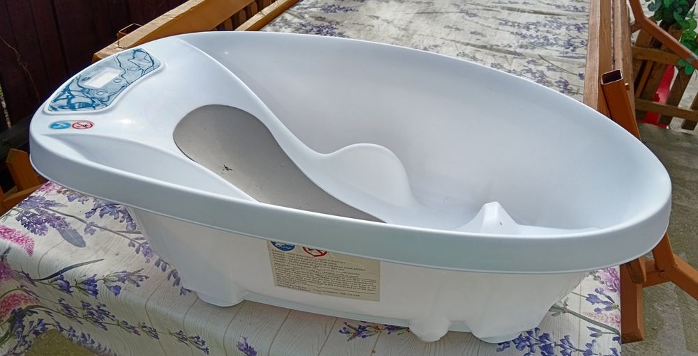 Cădiță pt bebeluși cu cantar și termometru incorporate