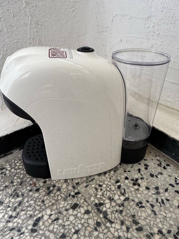 Кафемашина с Капсули Lavazza A Modo Mio Minù LM500, 1250W, Еспресо!