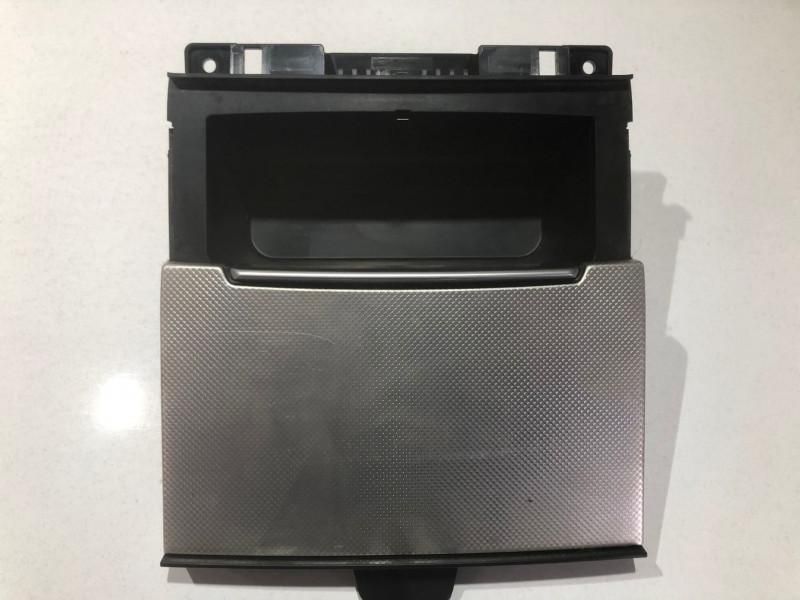 Scrumiera Audi A6 (2010-2018) [4G2, C7] 4G0863273A