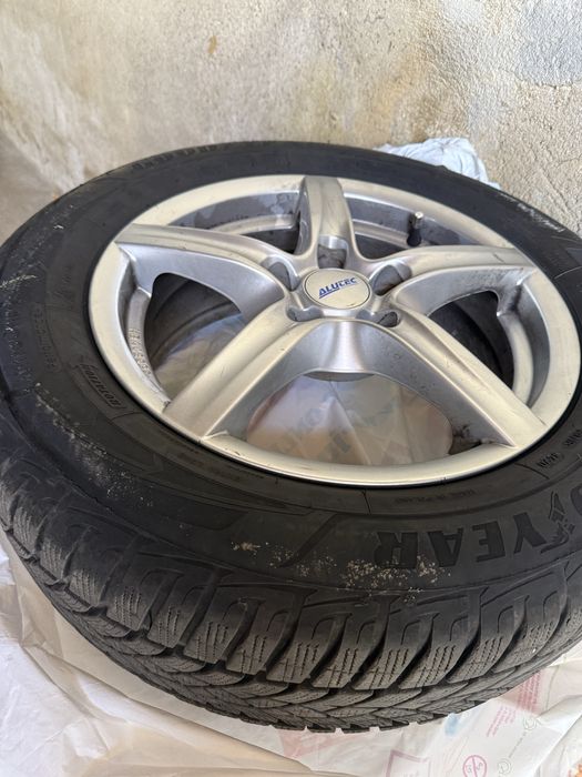 Гуми с джанти 215/60/16. 4 броя ,балансирани