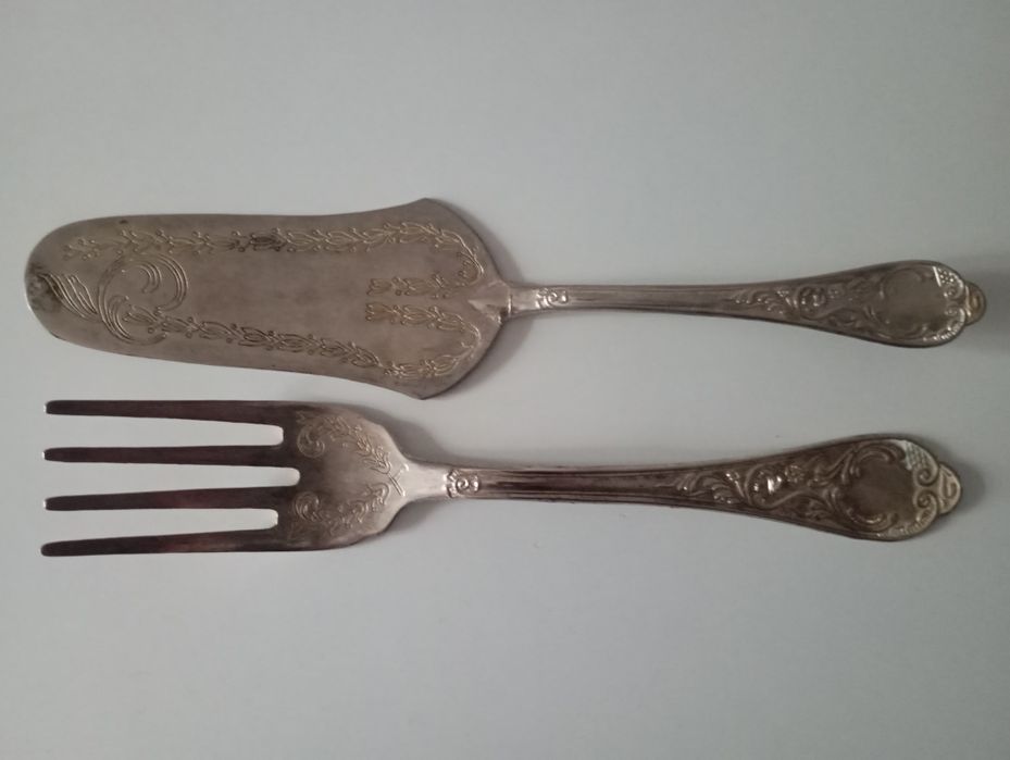 Посребрени прибори за сервиране