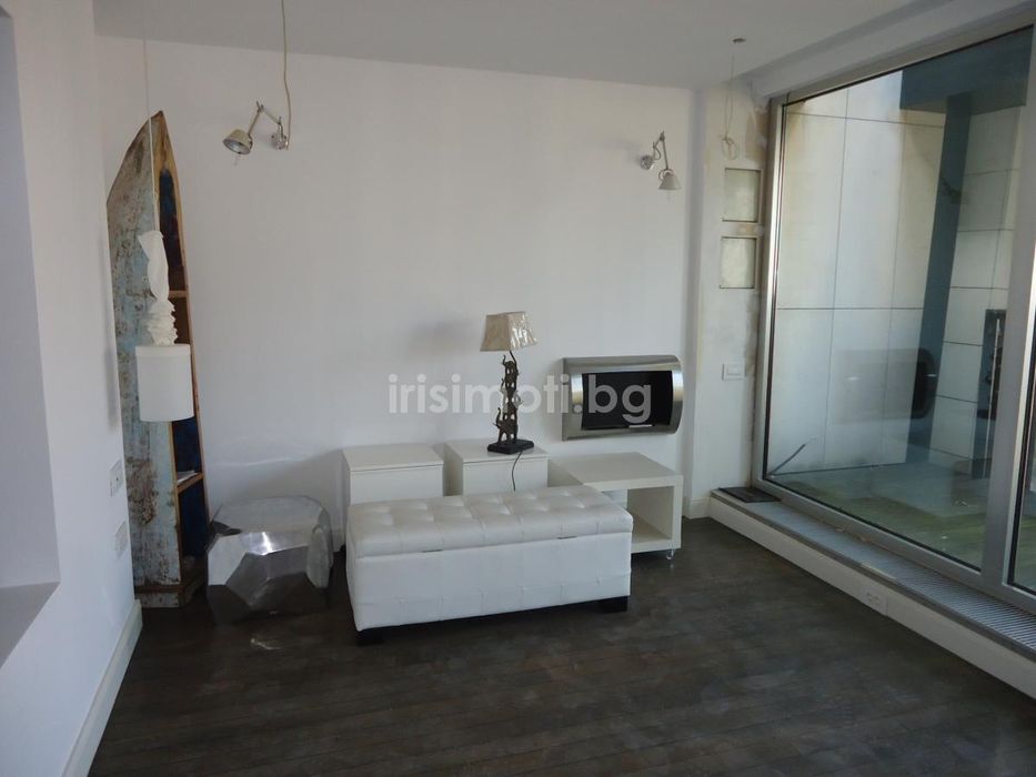 Продава двустаен, €282500, 70кв.м. в Изток