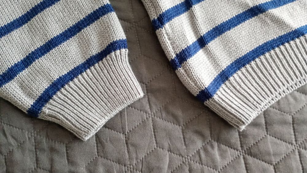Pulover scurt, damă, masura L, GRI cu dungi bleumarin
