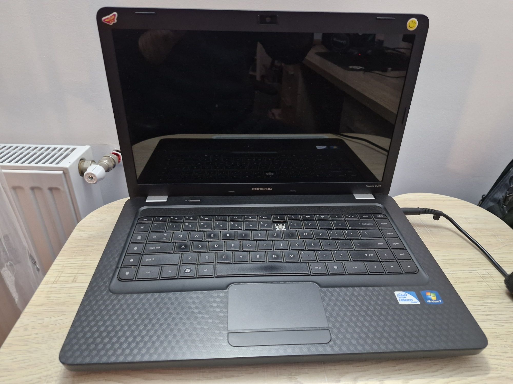 Laptop Compaq cu Windows 7