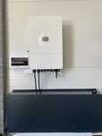 Sisteme fotovoltaice off grid hibrid - invertor / panouri fotovoltaice