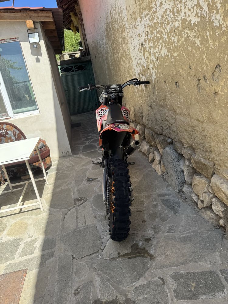 Продавам КТМ 250 sx-f 2010г  СПЕШНО !!!