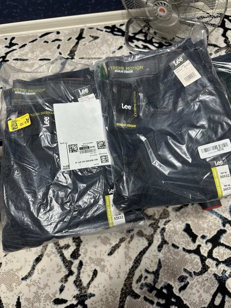 Джинсы Lee extreme motion regular fit.