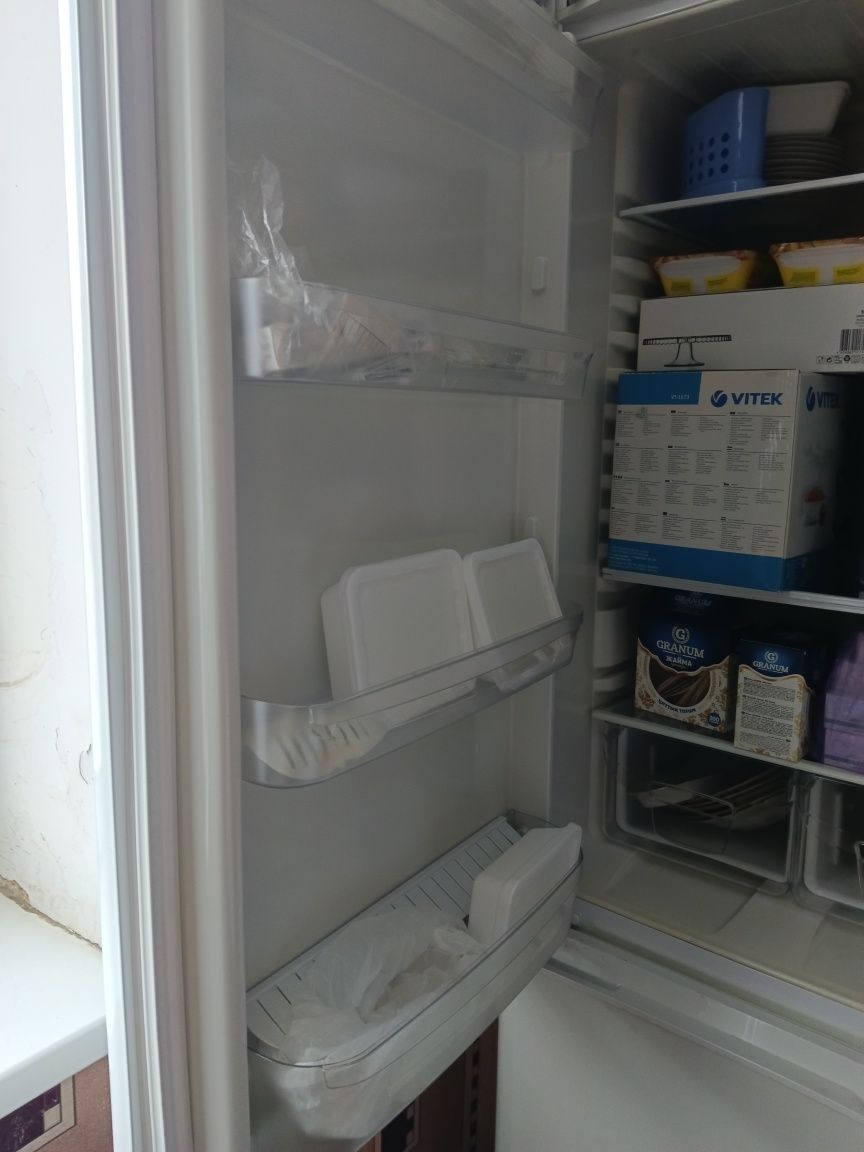 холодильник lNDESIT