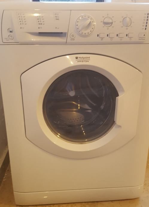 Mașina de spălat Hotpoint Ariston cu uscator