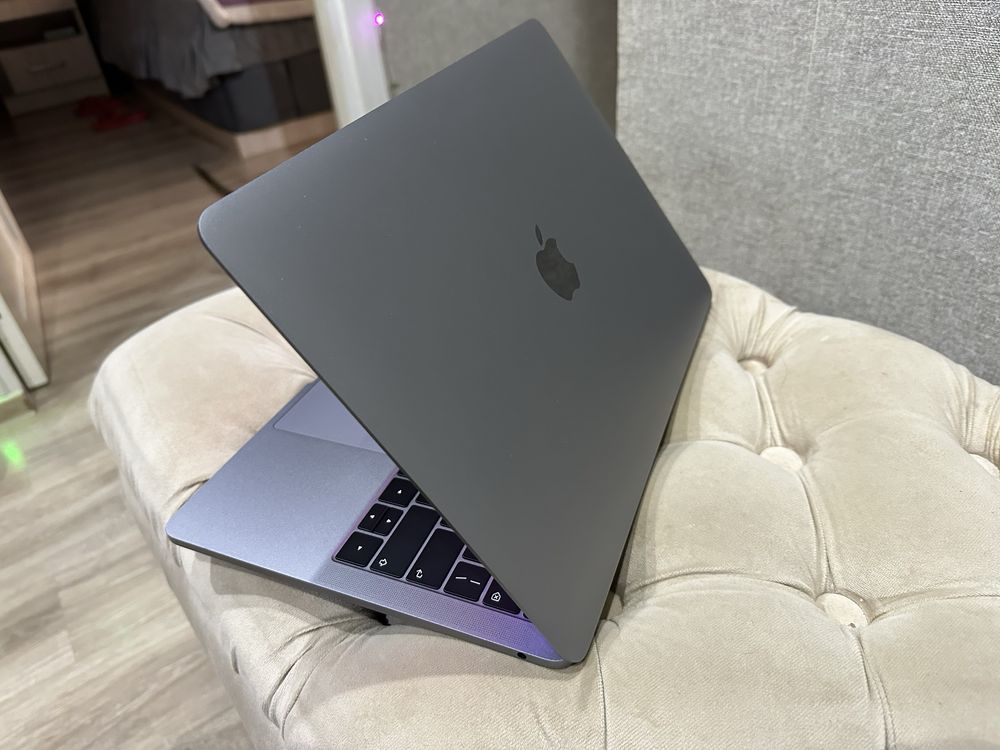 * Apple MacBook PRO 13 Retina 2019 год core i5 Touch Bar Touch iD