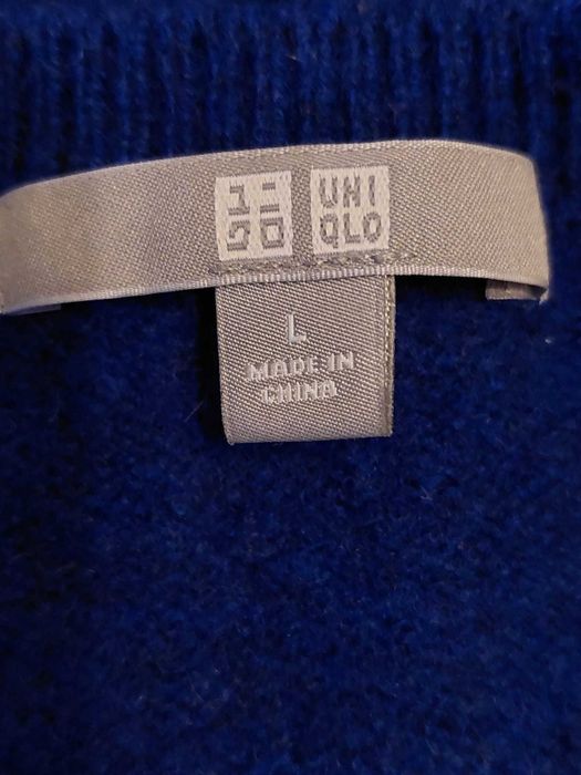 Продавам вълнени пуловери.