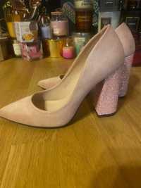 Pantofi roz pudrat