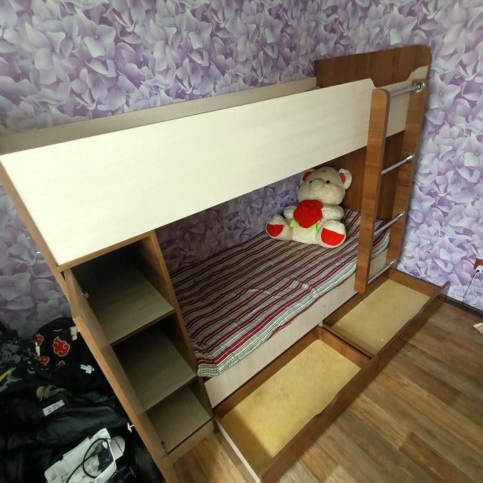 Детская двух ярусная кровать