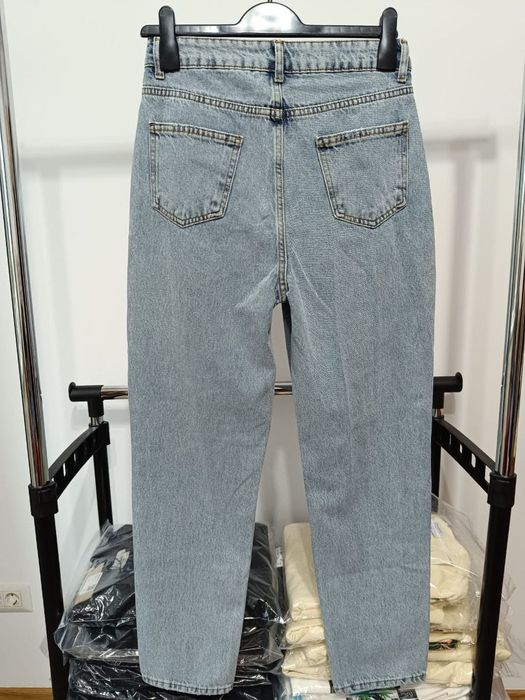 Blugi la modă pentru femei