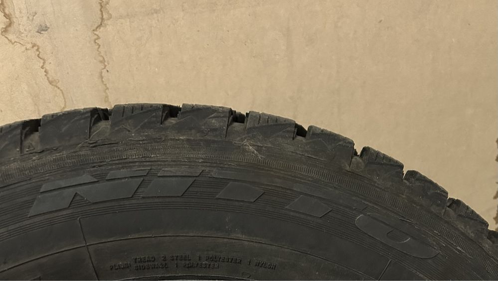 Продам японскую резину Nitto с дисками.