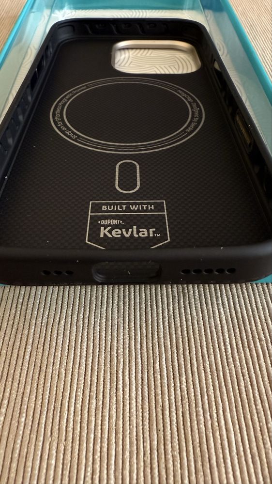 Калъф кейс от кевлар за iPhone 16 pro