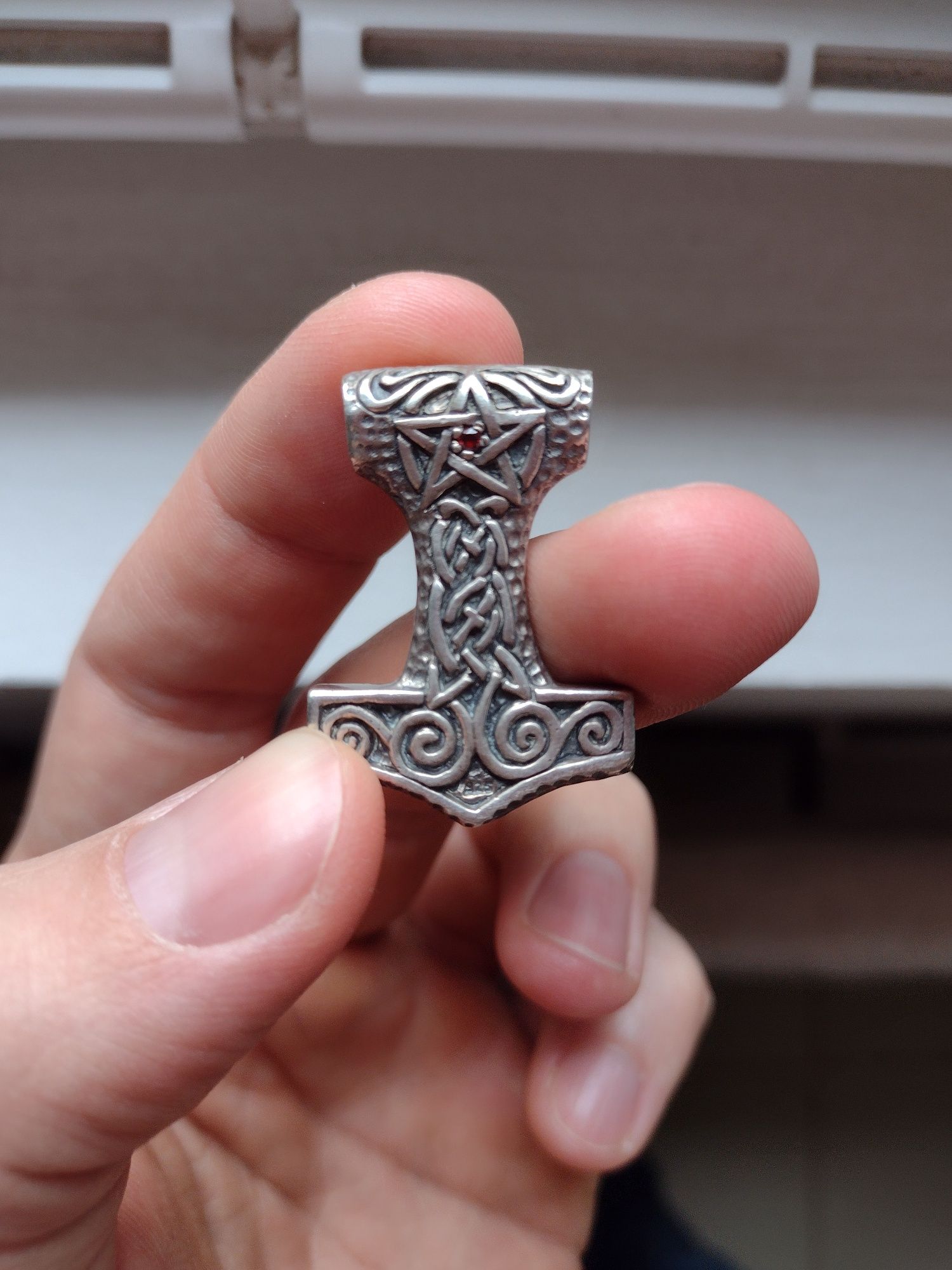 Vand medalion argint mjolnir