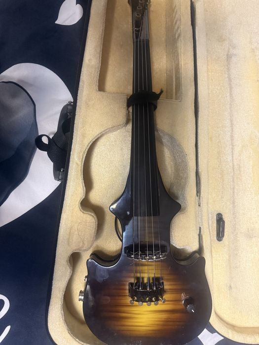 Vand vioara zeta  cu wirelles akg wms 4500