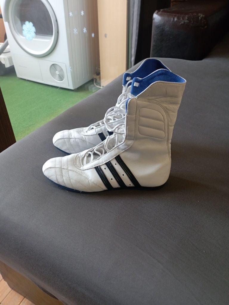 Adidas.дамски обувки