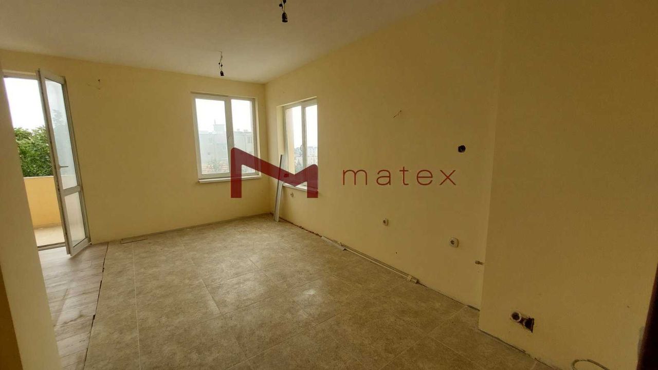 Продава се Двустаен апартамент в Варна, Виница - 74 кв.м за 1622 €/кв.м - Снимка #4