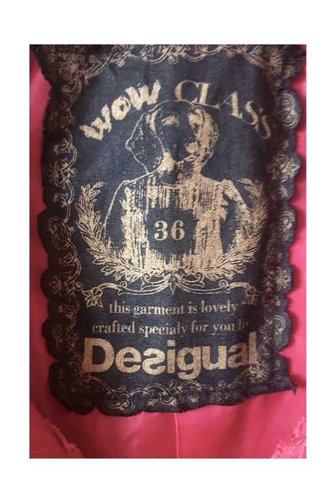 Ефектно вълнено палто, манто с флорални орнаменти от Desigual