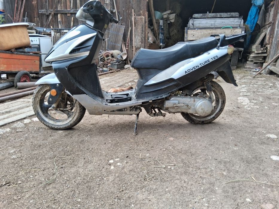 Vând scuter 150 cc