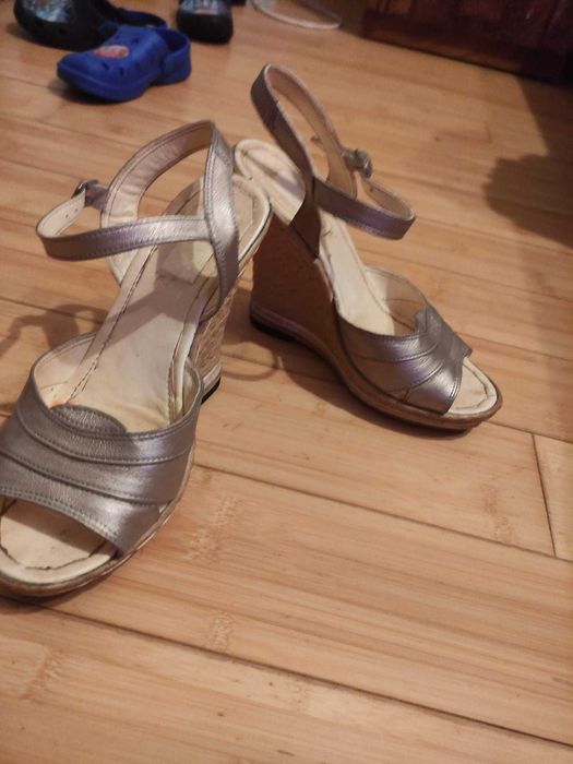 Sandale piele marimea 38 si  marimea 39