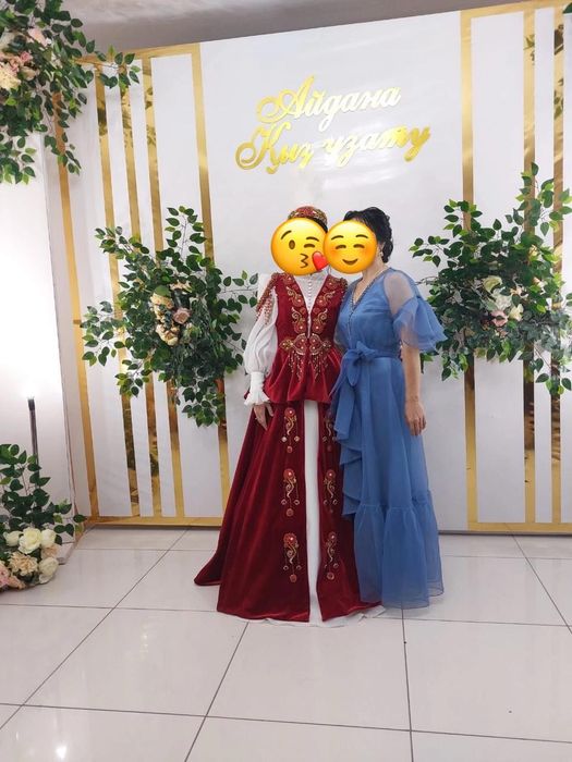 Вечерняя голубое платье надевала только один раз