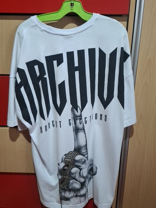 Продавам тениска