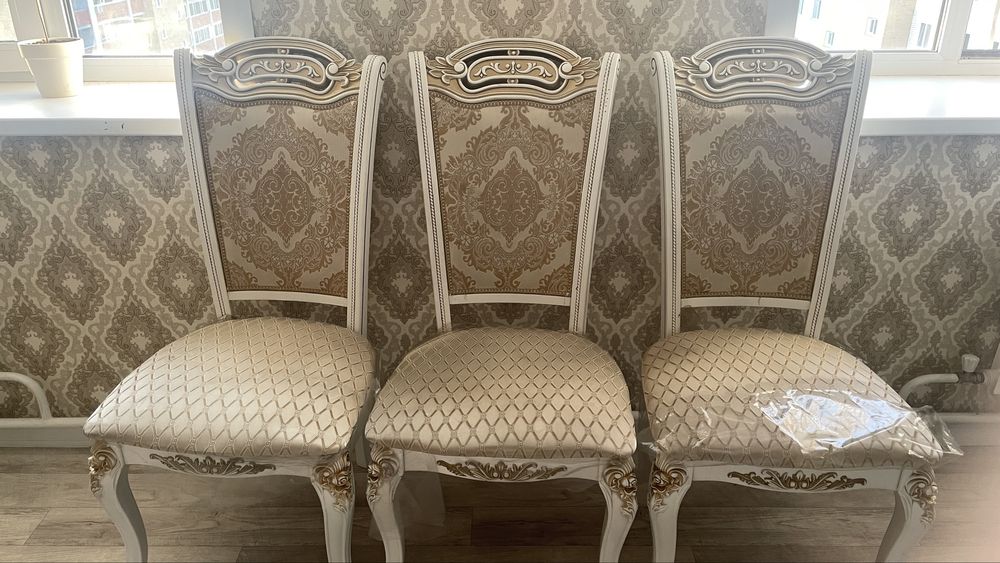 стулья королевские