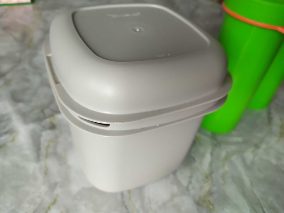 Tupperware кутии и чаши