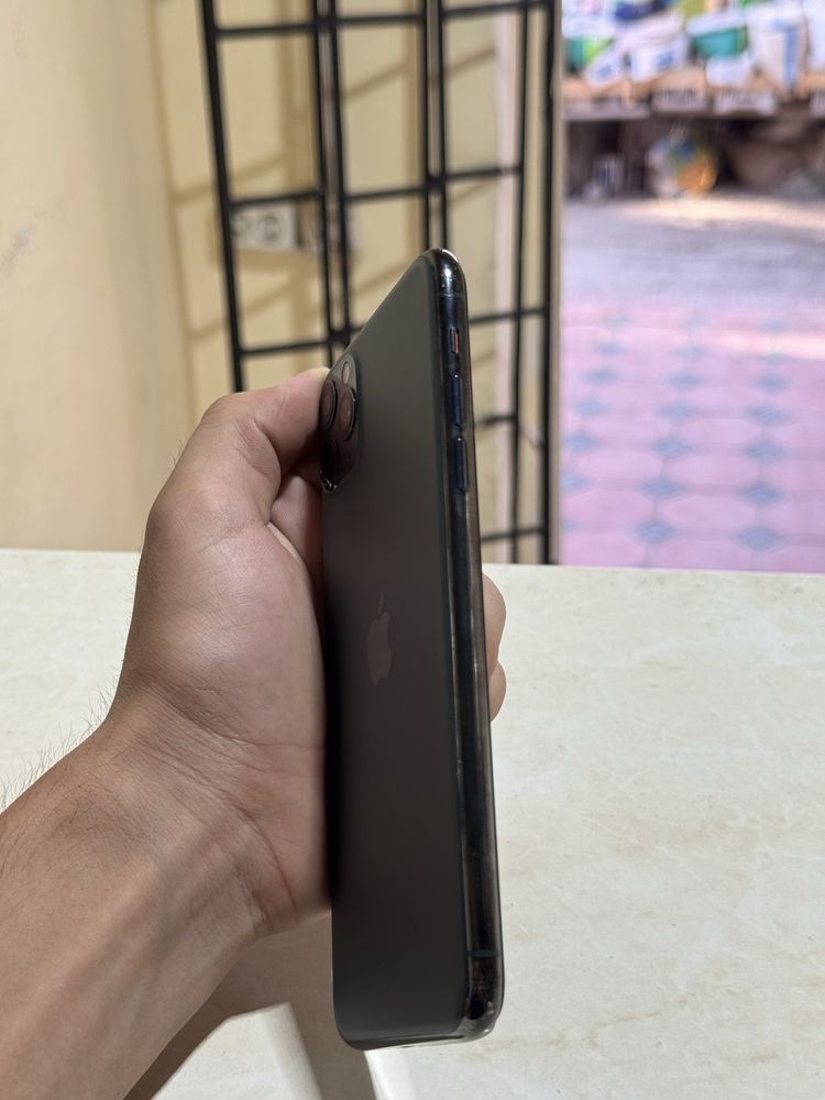 Iphone 11 pro max sotiladi