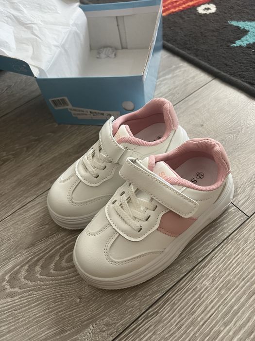 Adidasi noi fetite 28/29