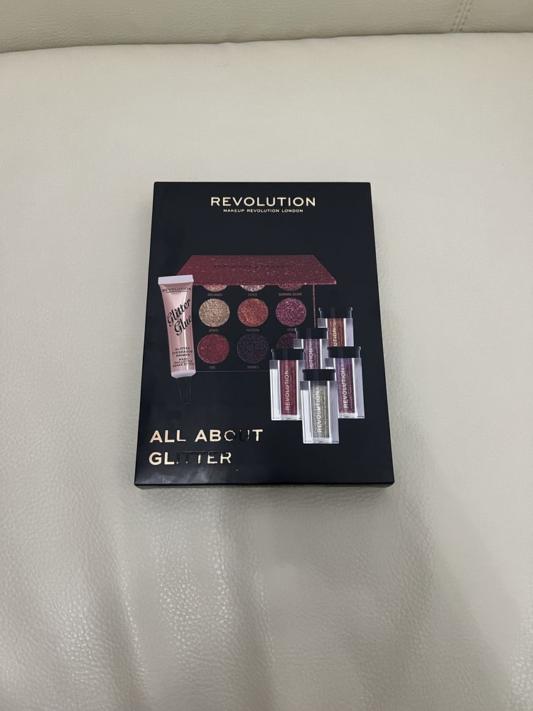 Paleta de machiaj Make up Revolution-All about glitter