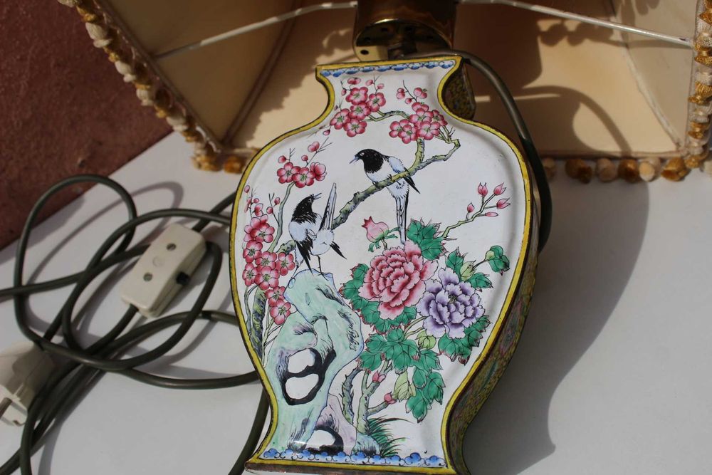 Lampa CANTON ENAMEL - BEIJING - CHINA, Famille Rose, lucrata manual