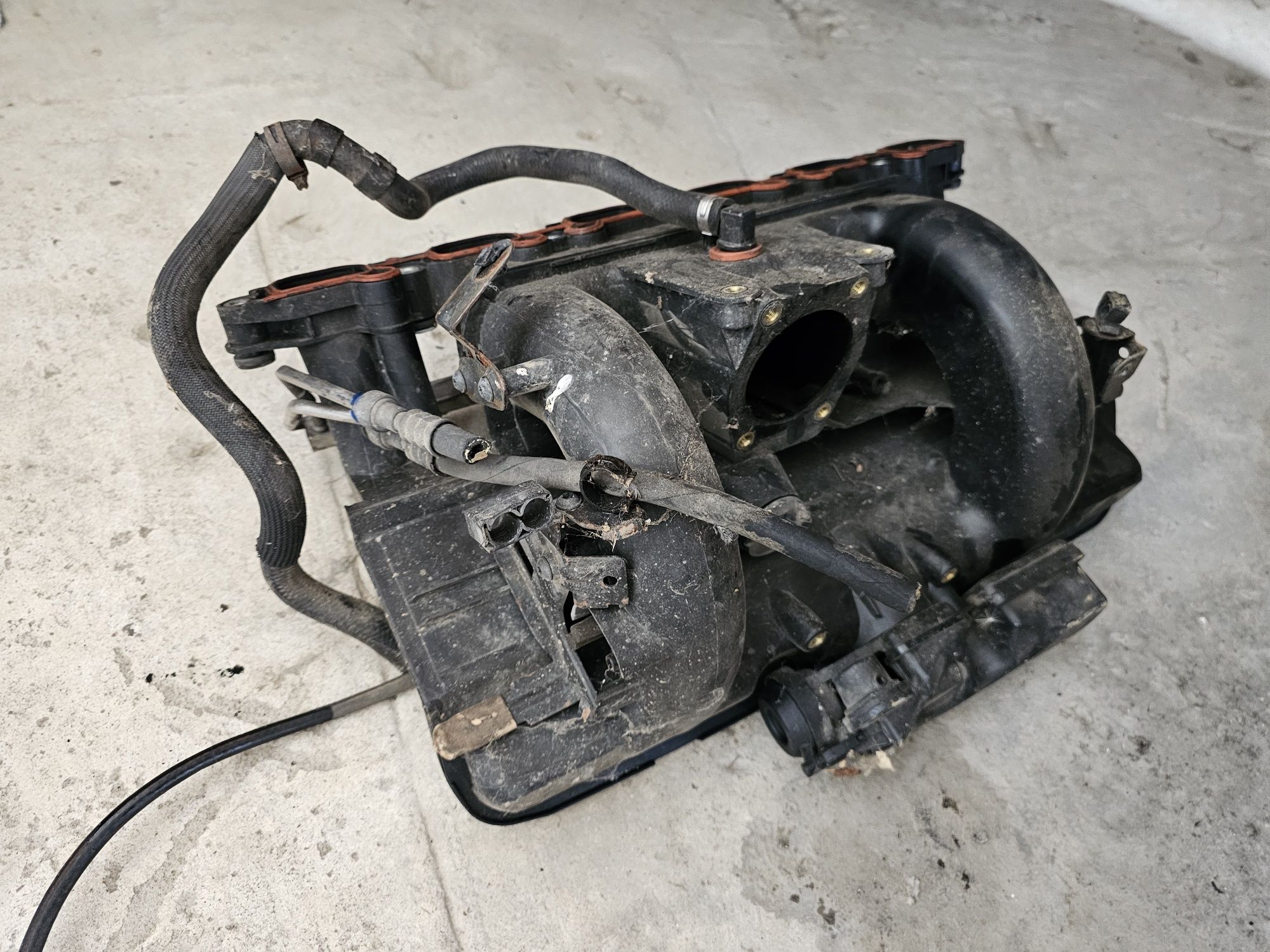 Колектор бмв м54 m54 всмукателен bmw e46 e39 e53