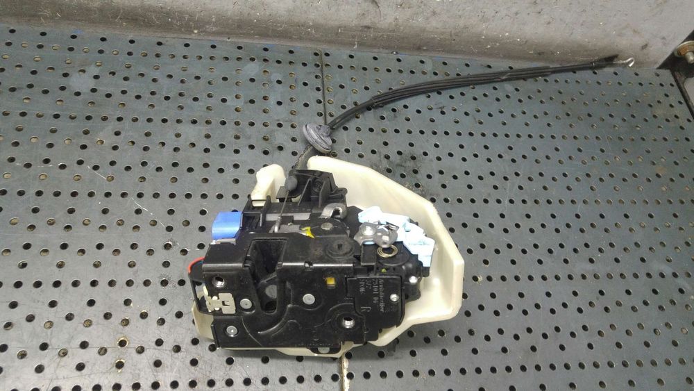 Broasca usa dreapta spate vw golf 5 1k1