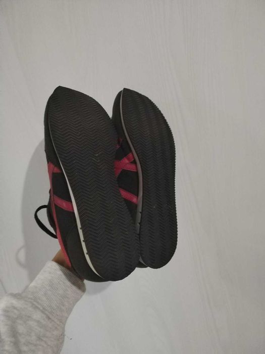 Оригинални маратонки Asics