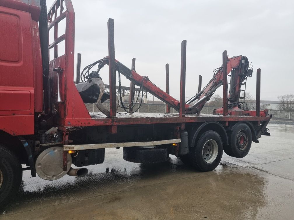 Daf cf cu macara forestiera