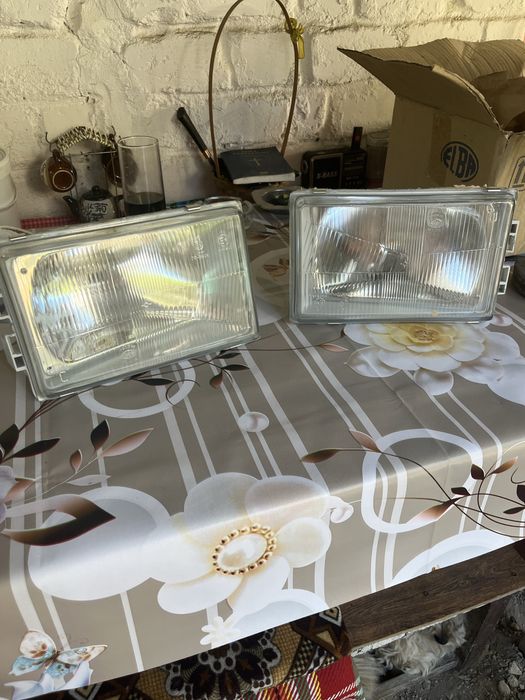 vand faruri de dacia 1310