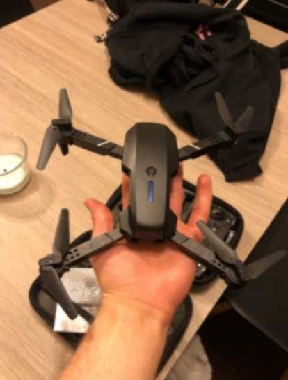 OFERTA! Drona pliabila 3 baterii. Aplicatie si functii Smart. 2 camere