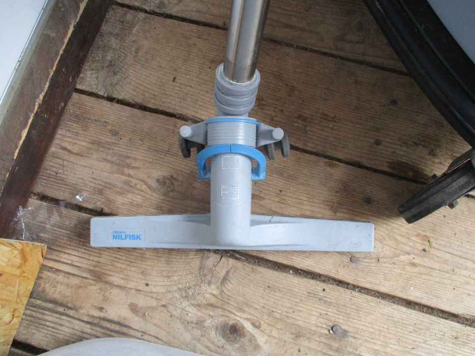 aspirator profesional  nilfisk /lichide