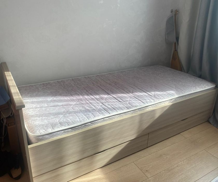 Продам кровать 0,9х2,0
