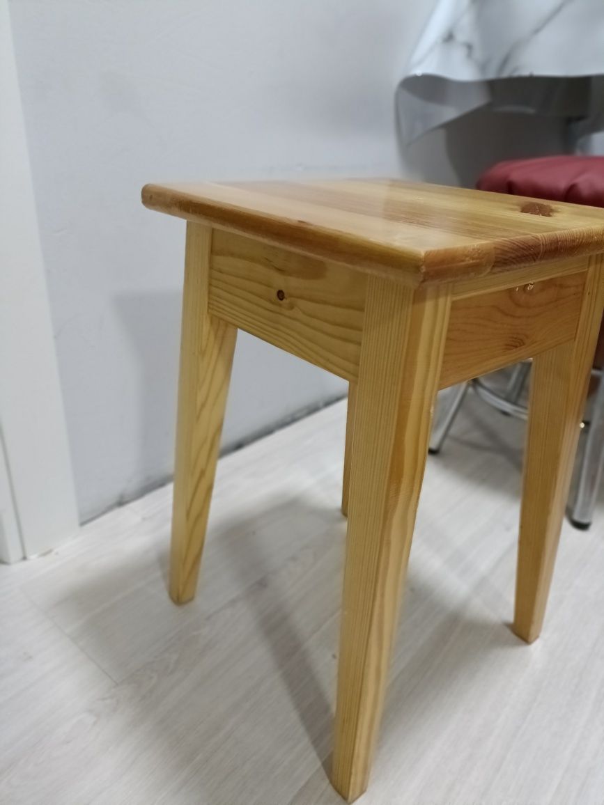 Стулья, табуретки деревянные