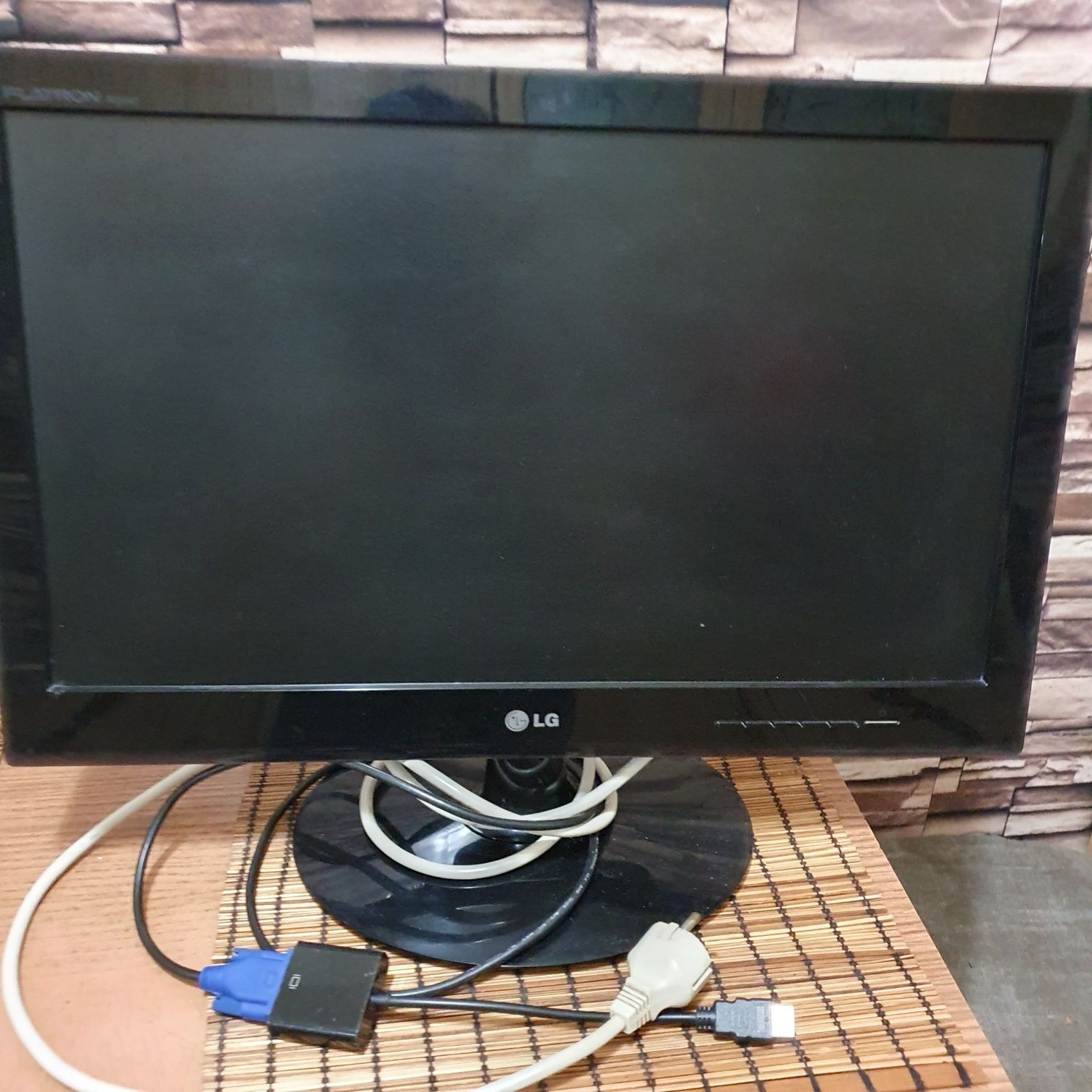 Monitor LG de 21 inci