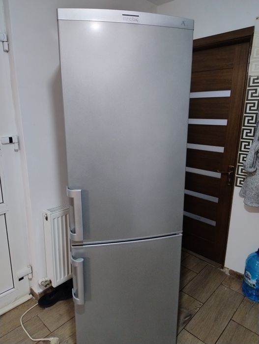 Vând frigider, combina frigorifica arctic