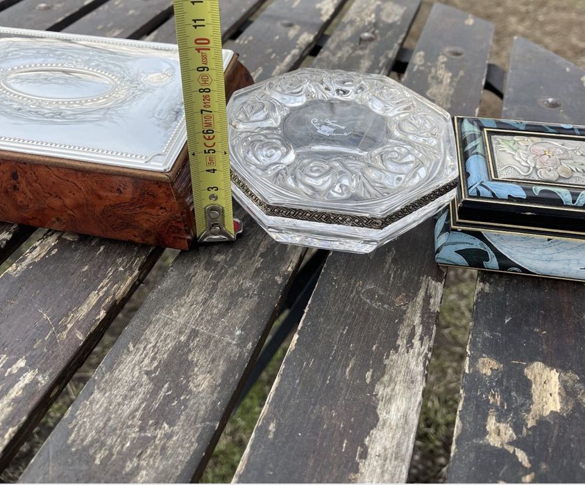 Cadoul perfect / Casete bijuterii cu argint , mahon , cristal