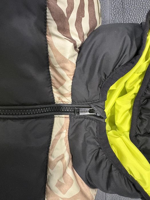 Детско яке Guess оригинално 4 год.