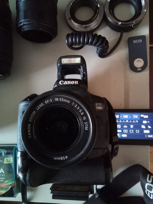 Фотокамера CANON 750 D DSLR